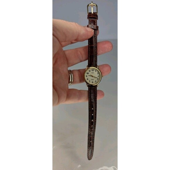 Timex Indiglo Watch GoldTone 25mm Date Brown Leather Strap WR 30M Womens Classic - Picture 5 of 7